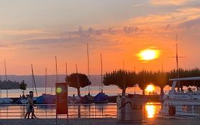Old Town Charm & Central Location In Rapperswil